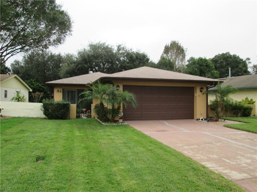 617 Wexford Ct., Winter Haven, FL 33884