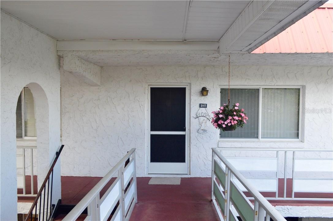 1100 Martinique Dr. #207, Winter Haven, FL 33884