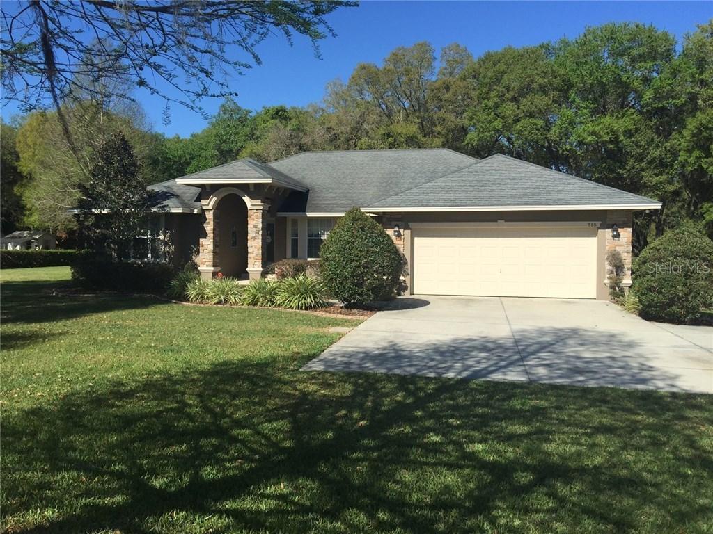 715 Honeyfarm Ln., Auburndale, FL 33823