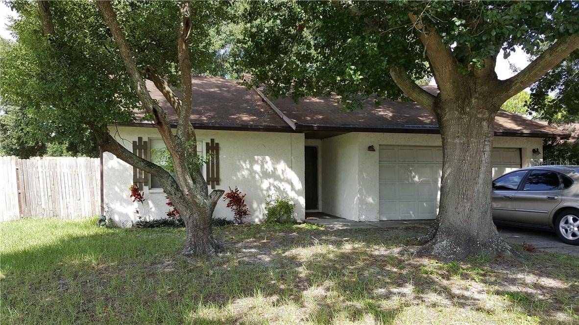 837 Cinnamon Dr., Winter Haven, FL 33880