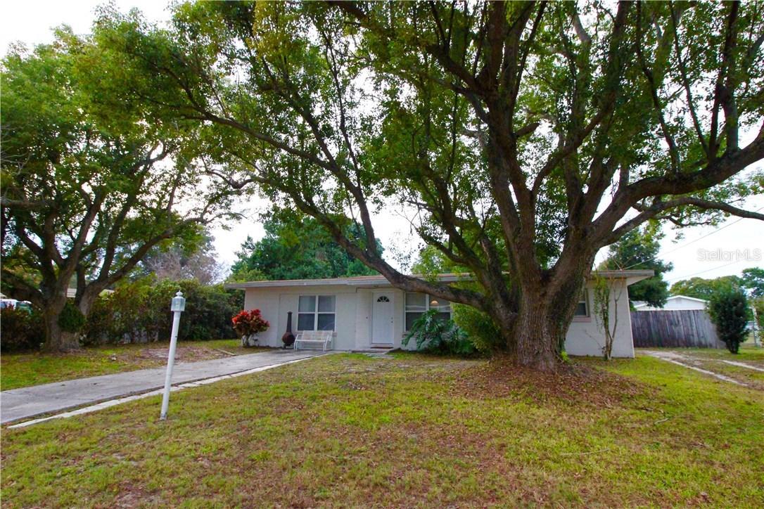 2564 14th St., Winter Haven, FL 33884