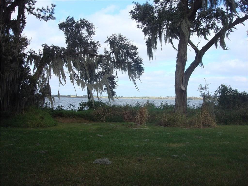 4208 Lake Marianna Dr, Winter Haven, FL 33881