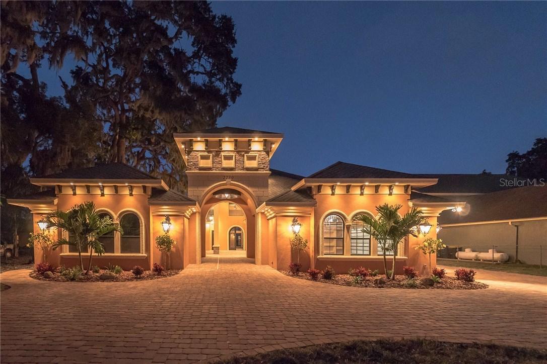 2230 Lake Ariana Dr., Auburndale, FL 33823