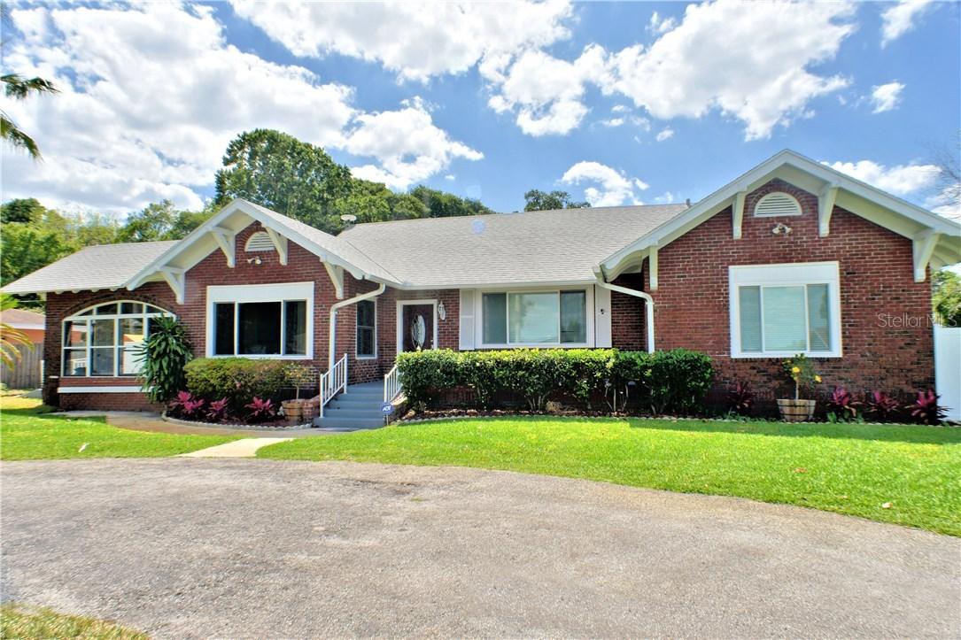 107 Lake Howard Dr., Winter Haven, FL 33880