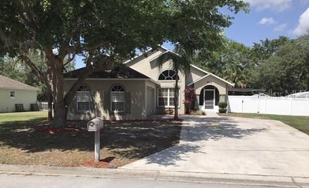 612 Berkley Pointe Dr., Auburndale, FL 33823