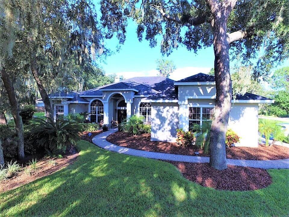 22 Bridgewater Dr., Winter Haven, FL 33884