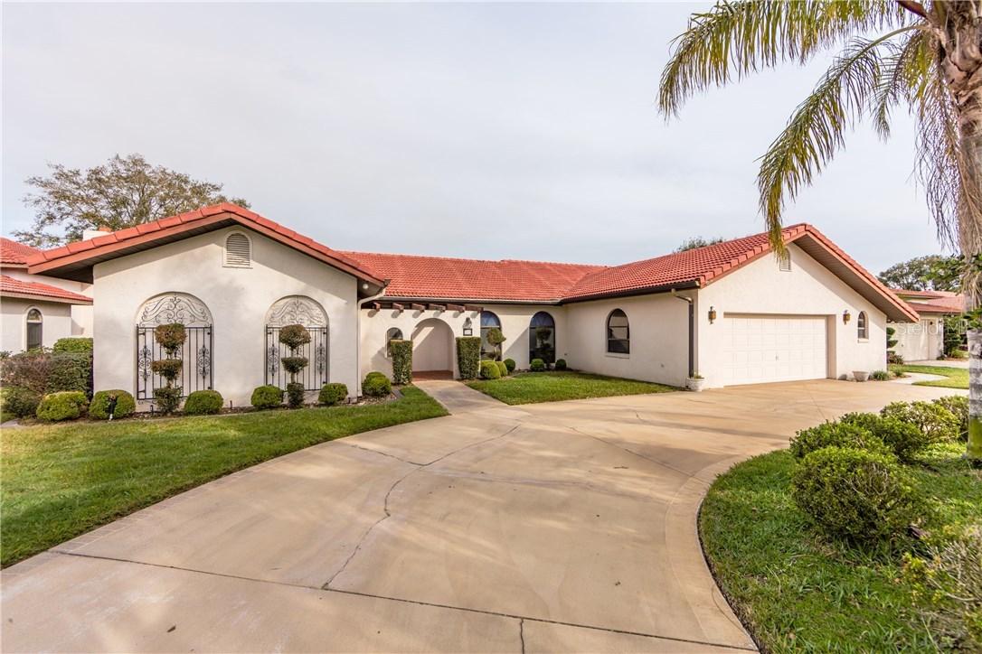 525 Clubhouse Dr., Lake Wales, FL 33898