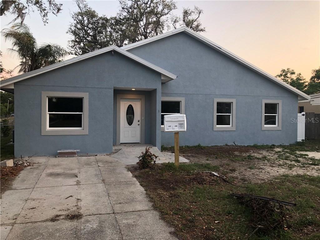 1 W Palm St., Davenport, FL 33837