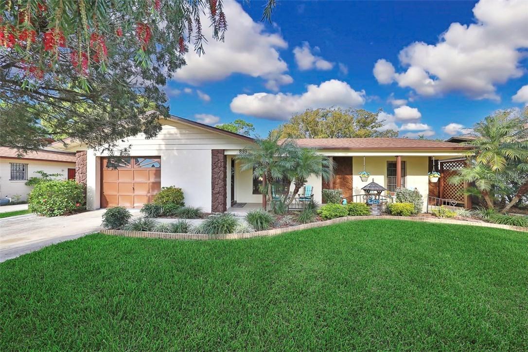 899 15th St., Winter Haven, FL 33880