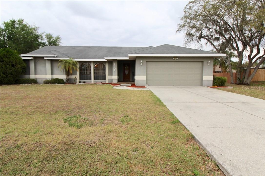 1207 Lake Loop, Winter Haven, FL 33880