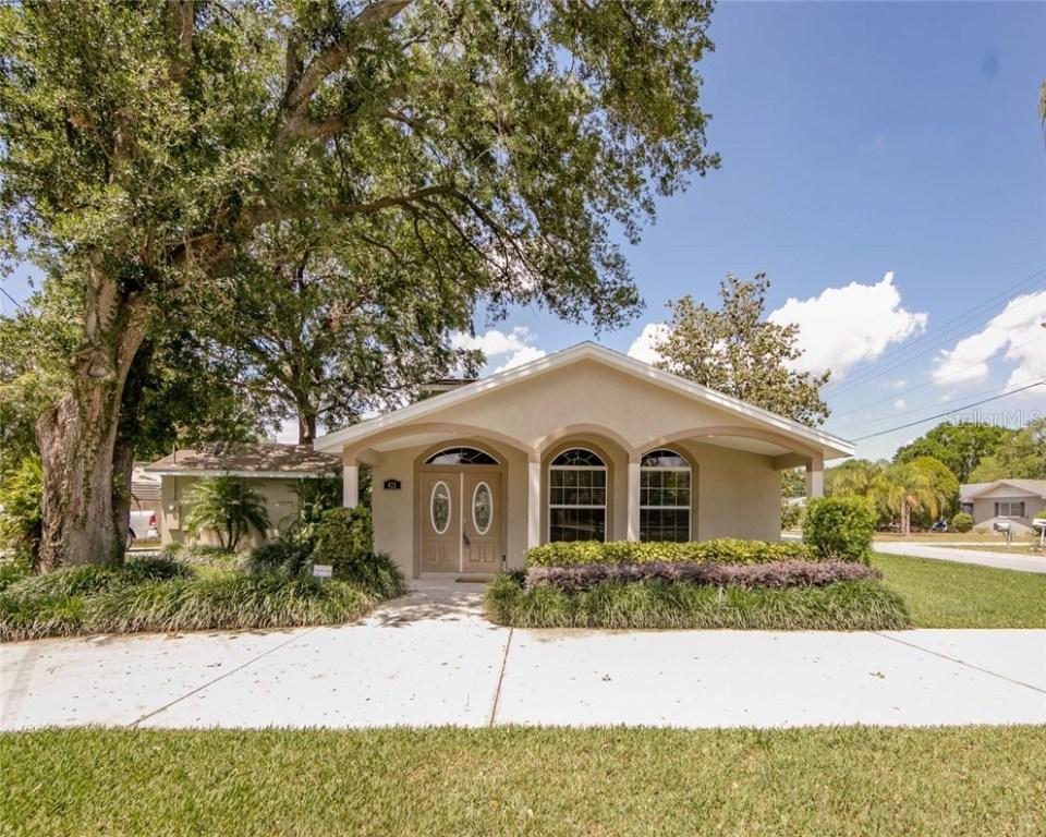 421 Hillcrest Dr., Winter Haven, FL 33884