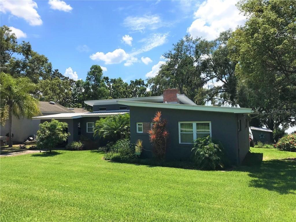 2427 E Lake Hartridge Dr., Winter Haven, FL 33881