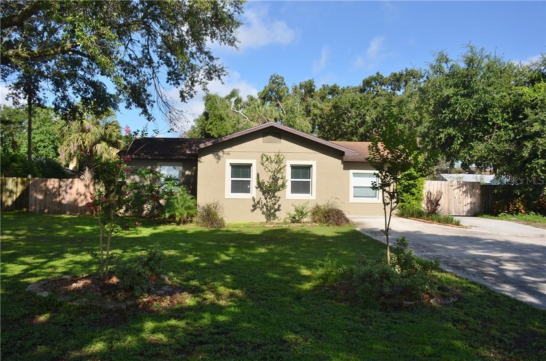 225 Lake Howard Dr., Winter Haven, FL 33880