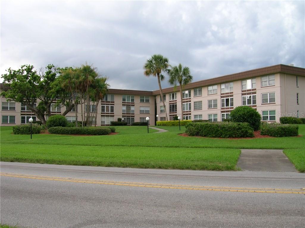 333 Lake Howard Dr. #203D, Winter Haven, FL 33880