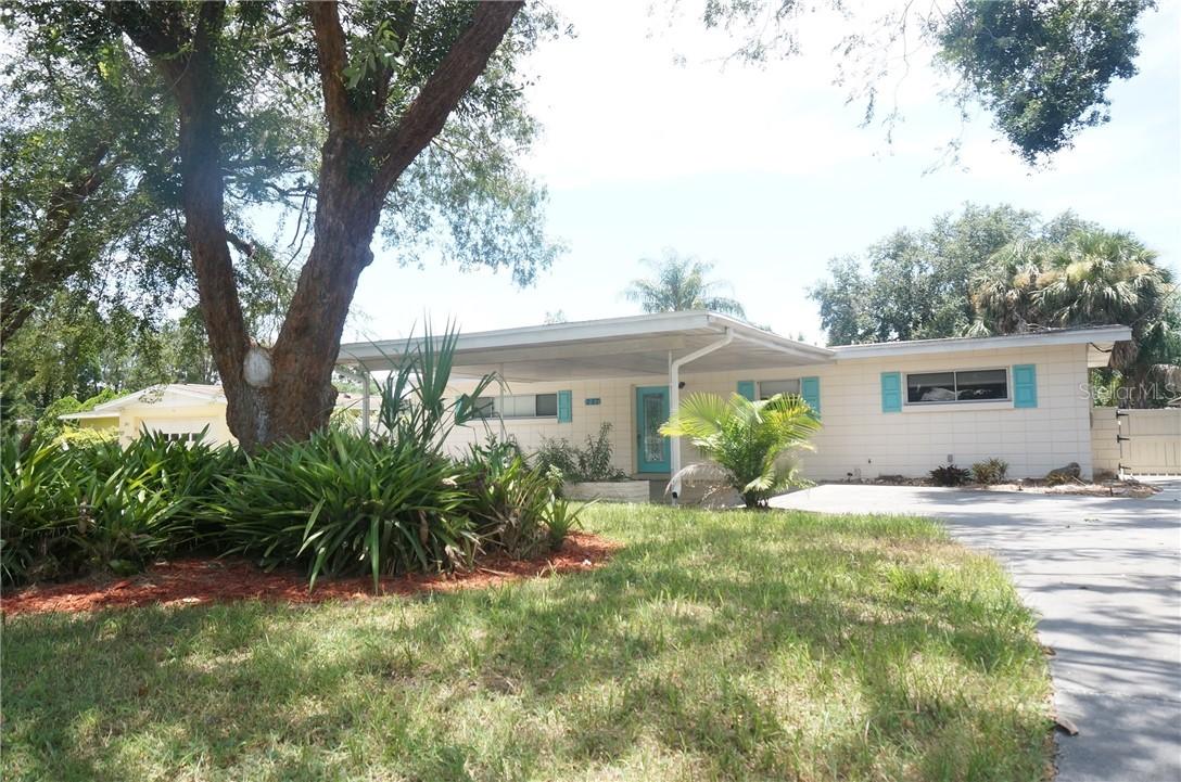 257 Okaloosa Dr., Winter Haven, FL 33884