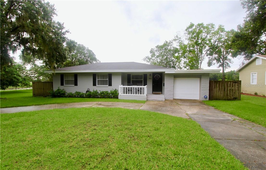 831 Carleton St., Lakeland, FL 33803