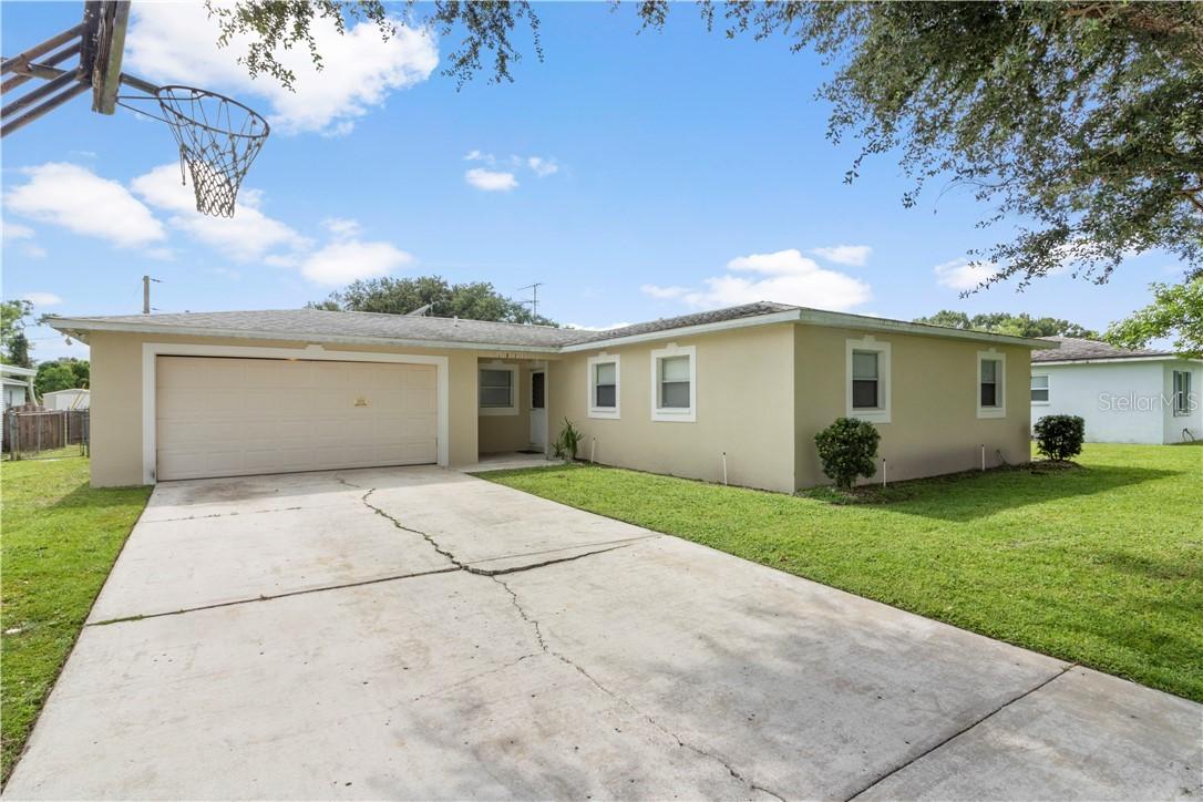 1621 Dolphin Dr., Lakeland, FL 33801