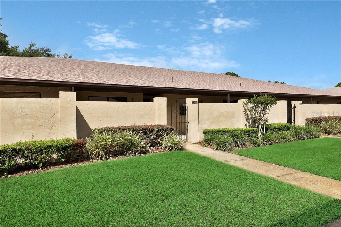 2266 Firestone Pl., Winter Haven, FL 33884