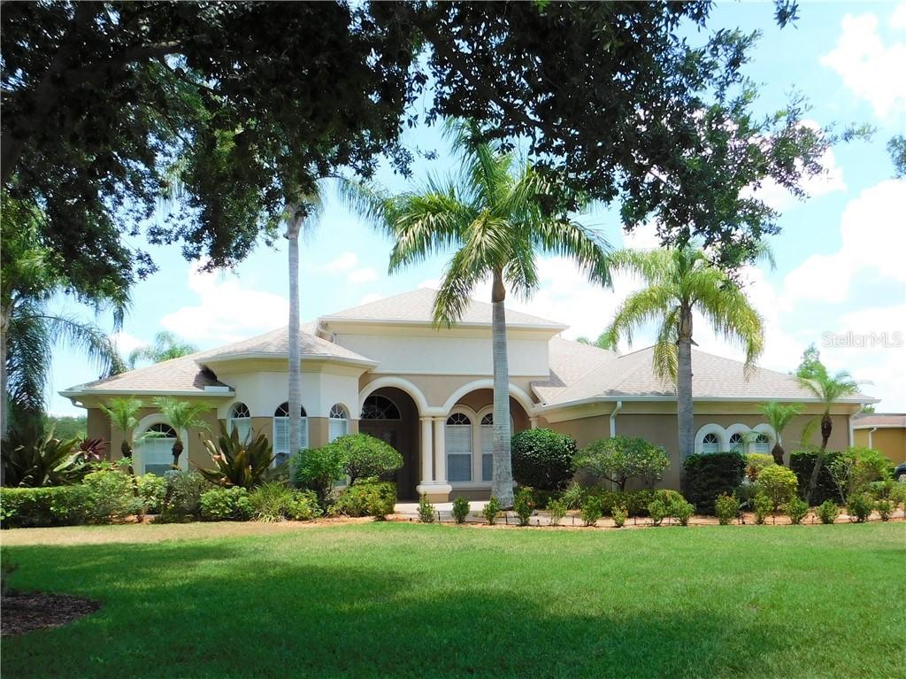 2691 Wyndsor Oaks Pl., Winter Haven, FL 33884