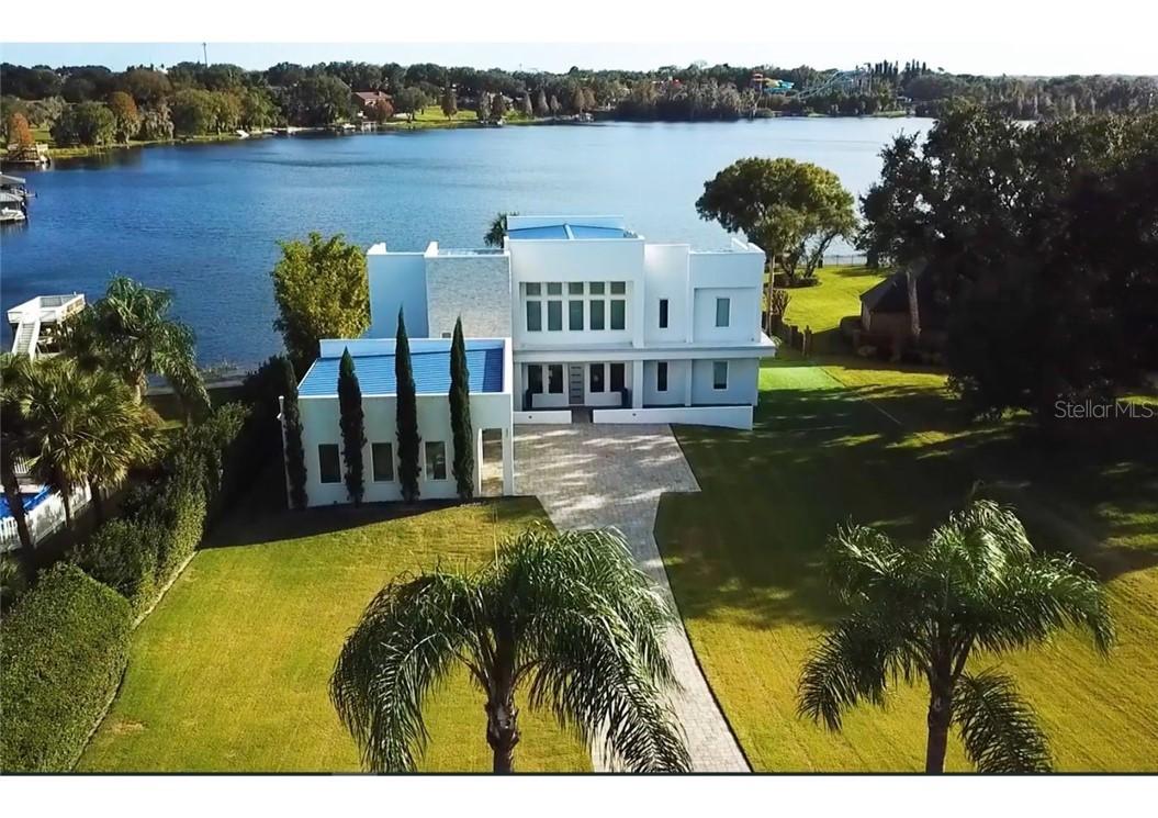 221 W Lake Summit Dr., Winter Haven, FL 33884