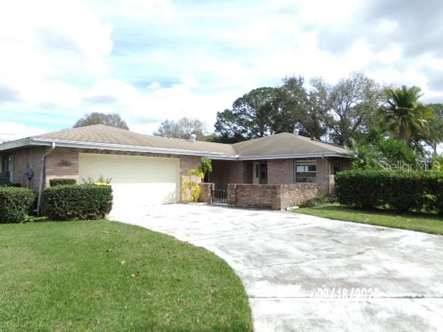 380 Troon Ct., Winter Haven, FL 33884