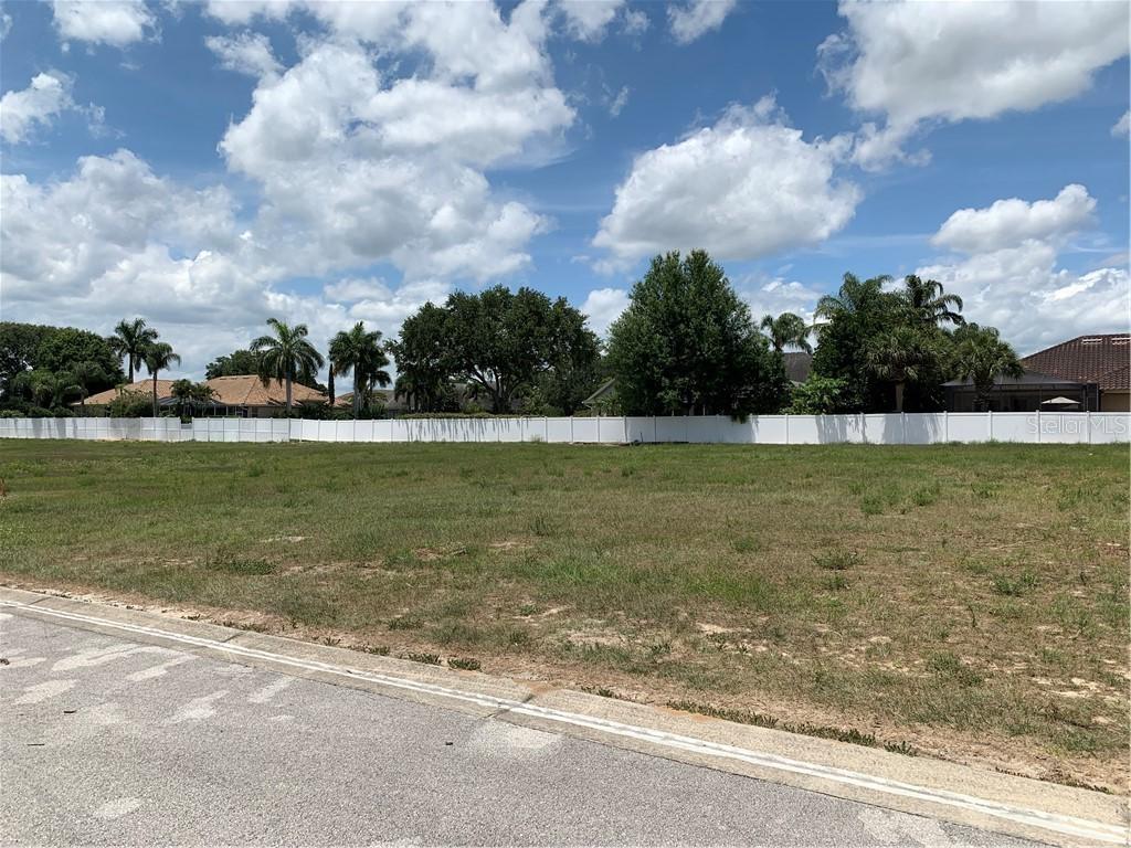 4468 Emerald Palms Ln., Winter Haven, FL 33884