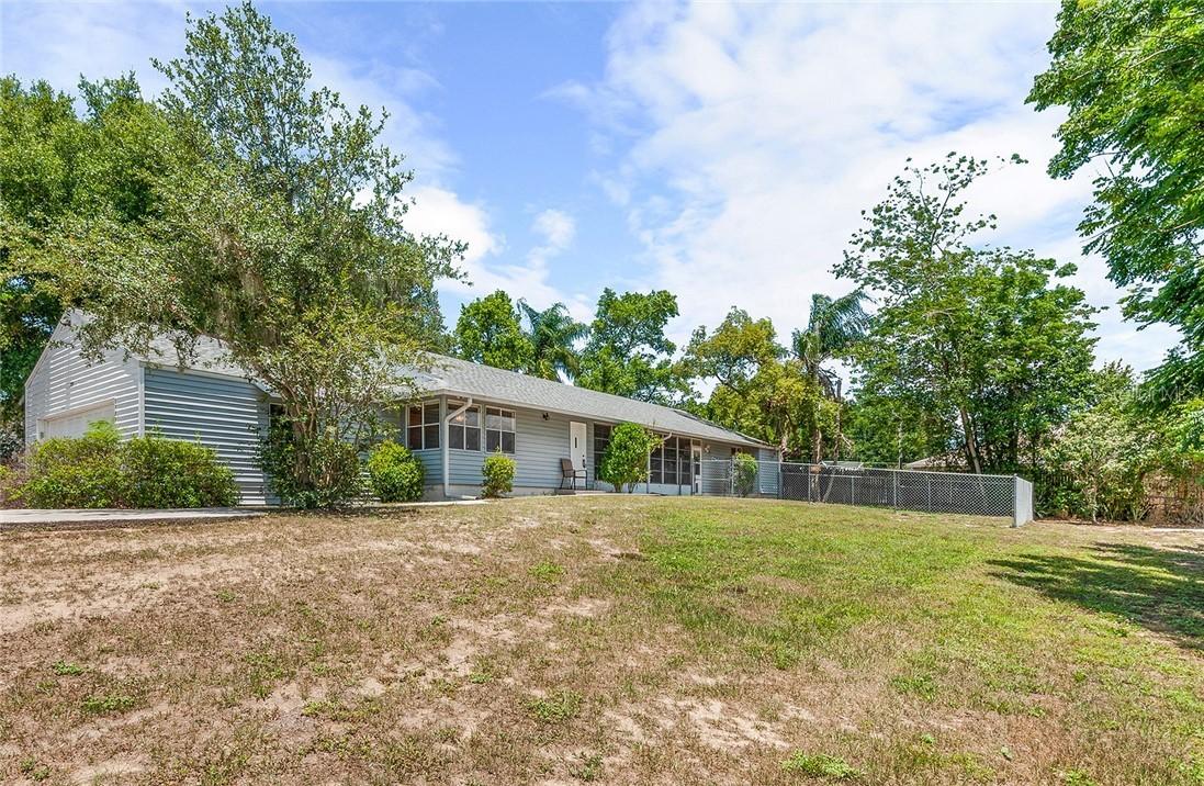 735 E Mcleod Ave., Eagle Lake, FL 33839