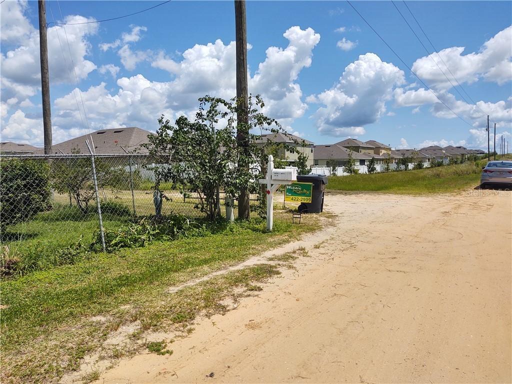 2018 Holly Hill Fruit Rd., Davenport, FL 33837