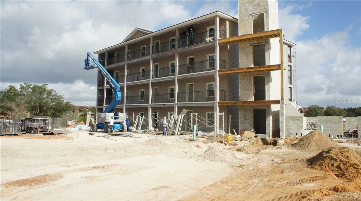 2600 Sand Mine Rd. #E32, Davenport, FL 33897