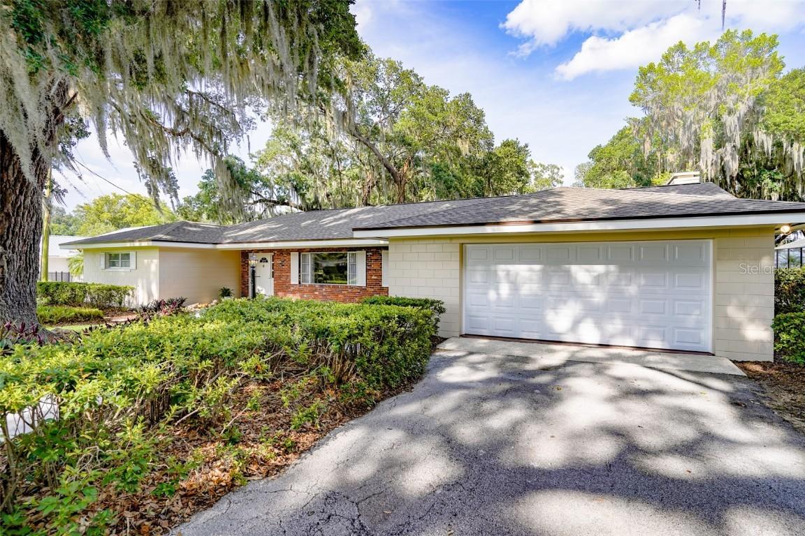 1080 W Lake Hamilton Dr., Winter Haven, FL 33881
