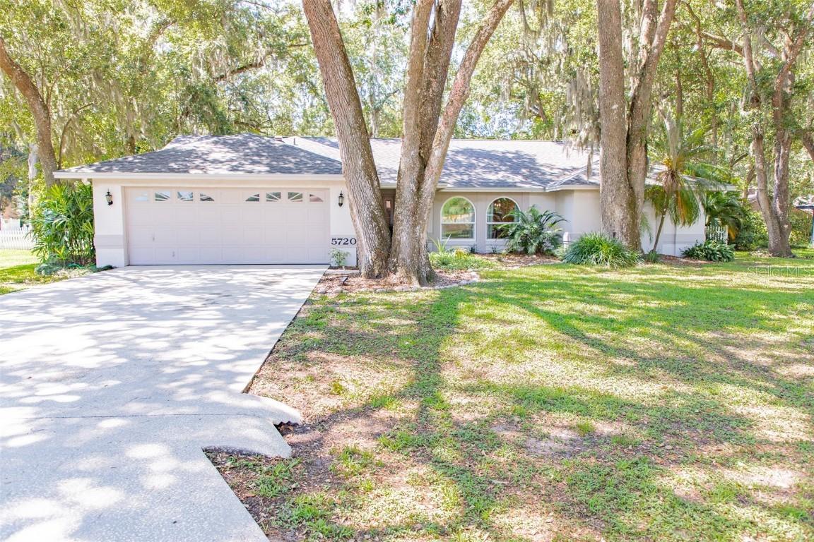 5720 Buck Run Dr., Lakeland, FL 33811