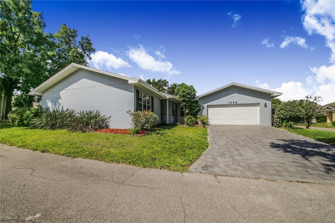 1434 Grand Cayman Cir., Winter Haven, FL 33884