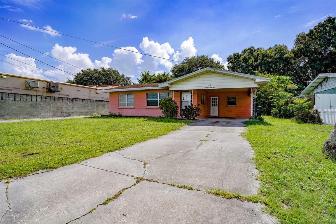 1852 4th St., Winter Haven, FL 33880