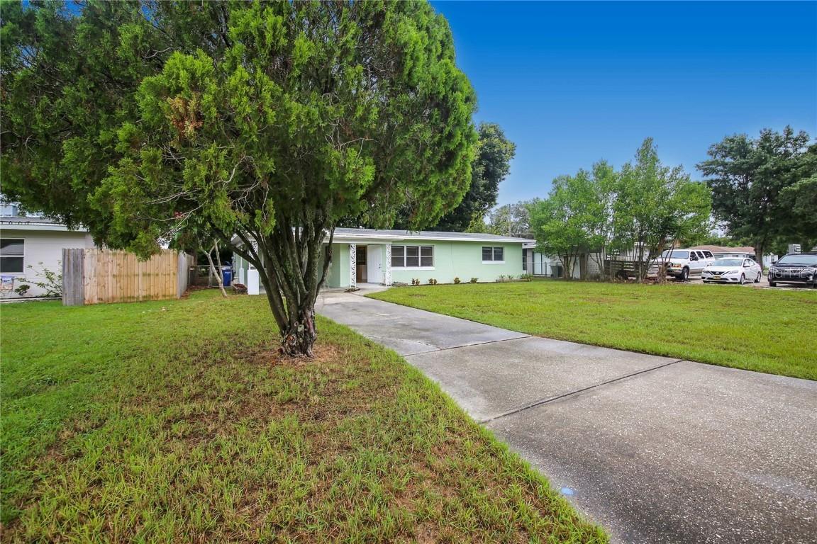 555 Avenue N, Winter Haven, FL 33880
