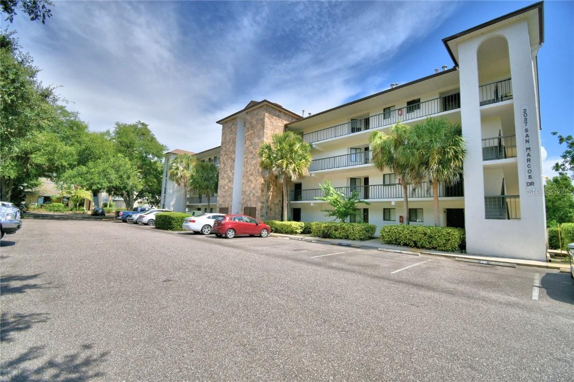 2037 San Marcos Dr. #325, Winter Haven, FL 33880