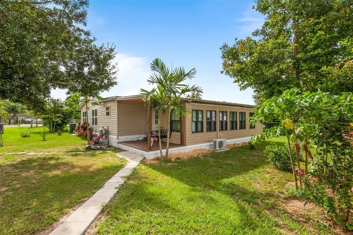 631 Pink Apartment Rd., Davenport, FL 33837