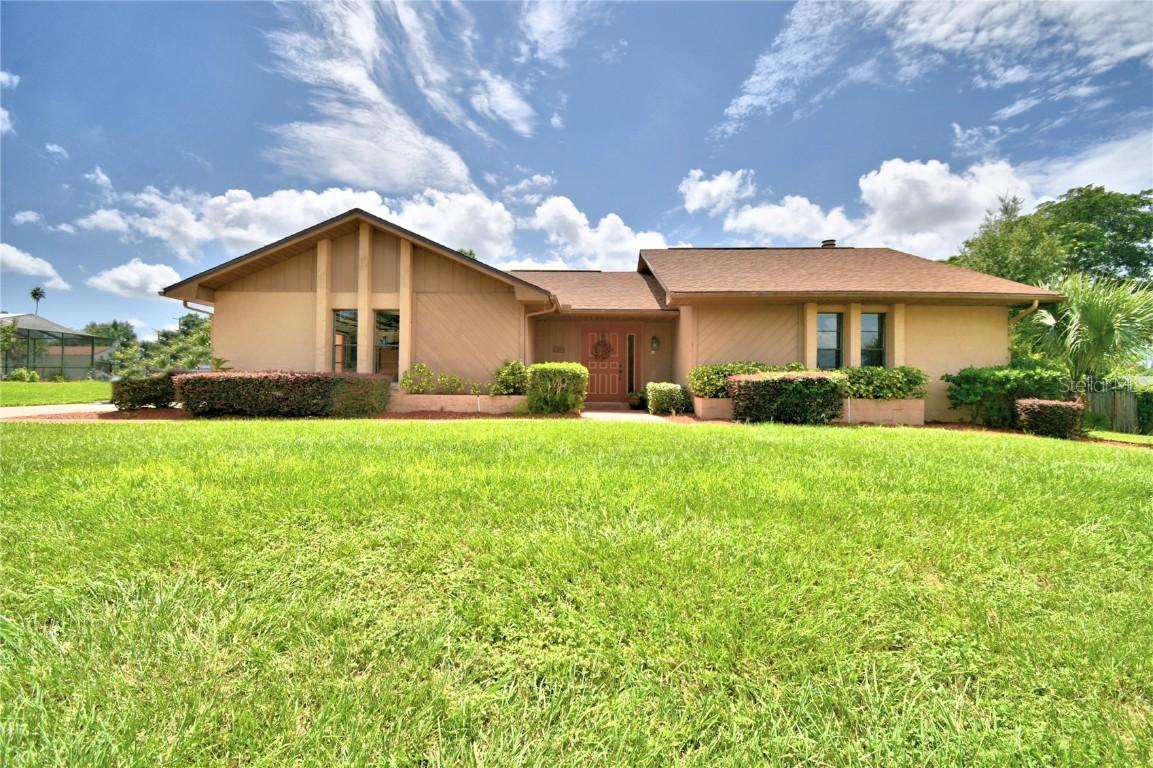 206 S Lake Mariam Dr., Winter Haven, FL 33884