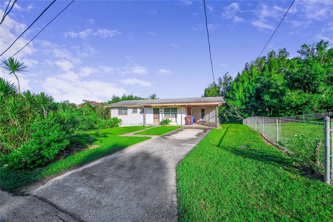 89 Poinsettia Dr., Haines City, FL 33844