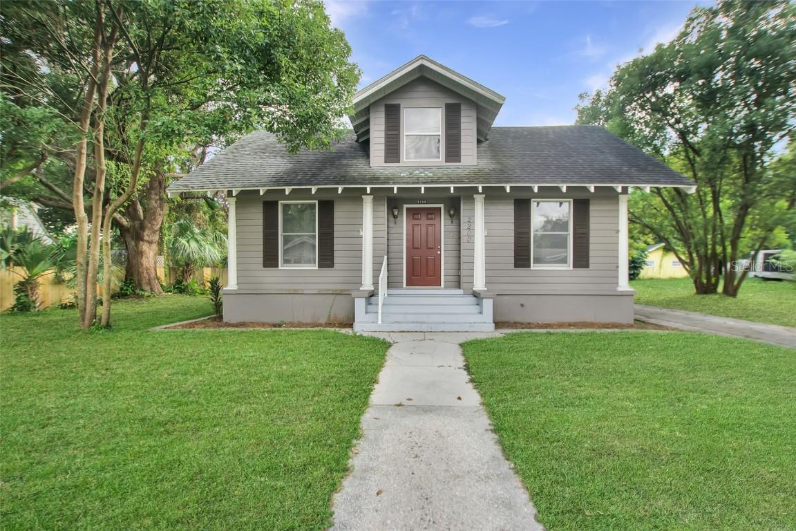 2200 Avenue E, Winter Haven, FL 33880