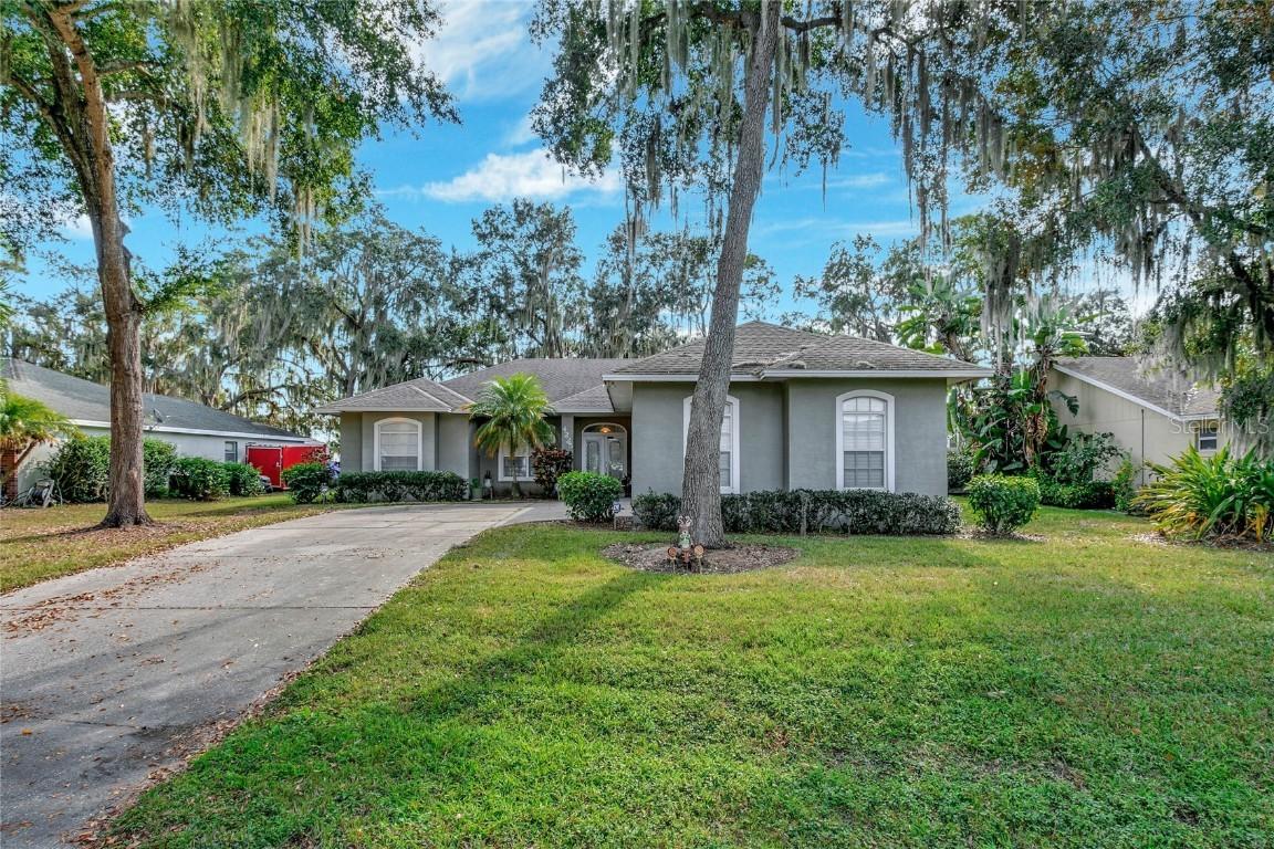 4225 Lake Marianna Dr., Winter Haven, FL 33881