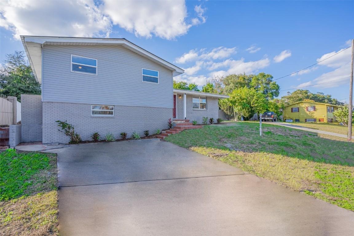 823 17th Ter., Winter Haven, FL 33881