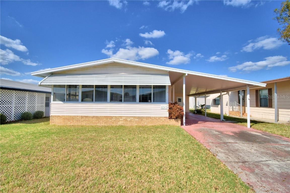 4249 Cedarwood St., Winter Haven, FL 33880