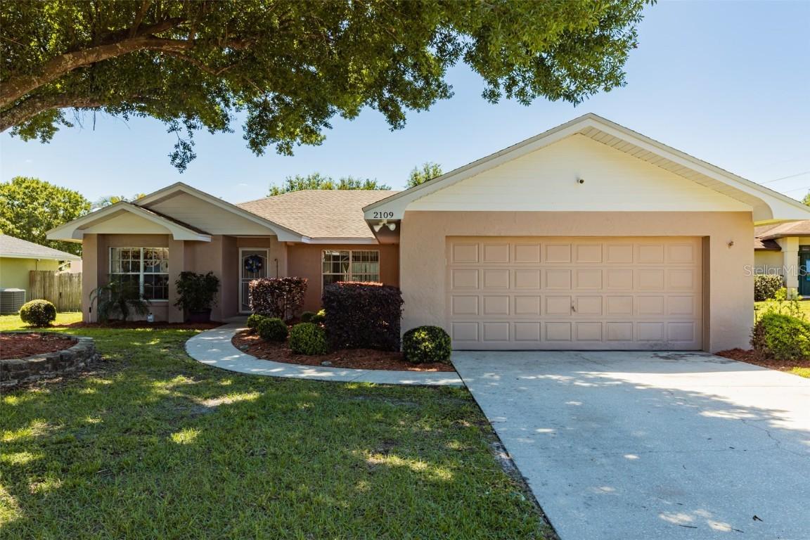 2109 Jonathan Ln., Winter Haven, FL 33884