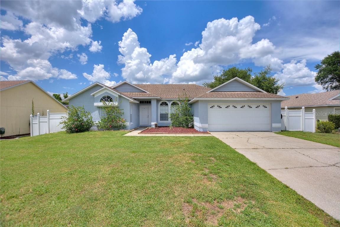 126 Titan Dr, Davenport, FL 33837