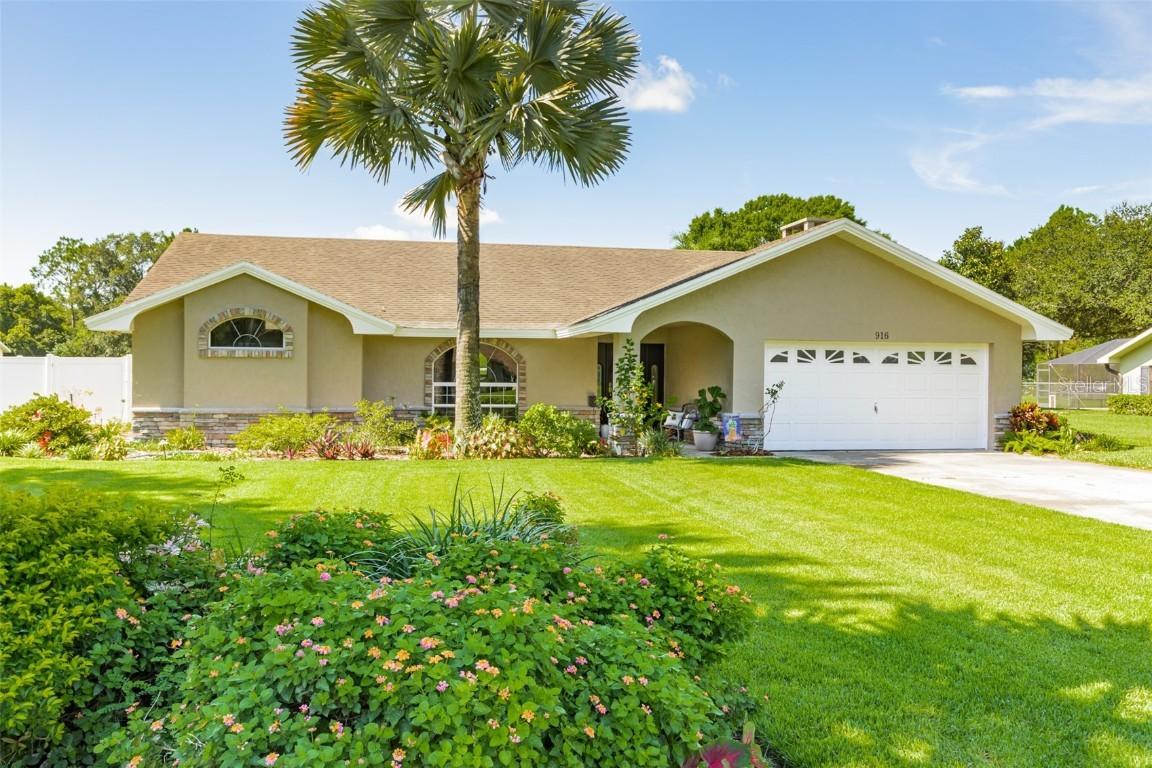 916 Kristina Ct., Auburndale, FL 33823