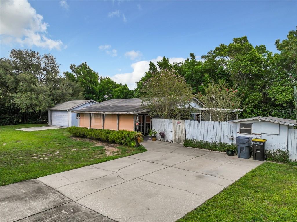 242 Martha Dr., Lake Wales, FL 33898