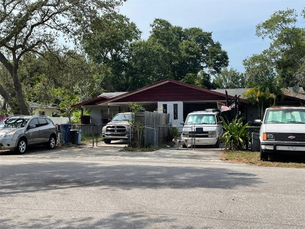 523 23rd Ave., Bradenton, FL 34208