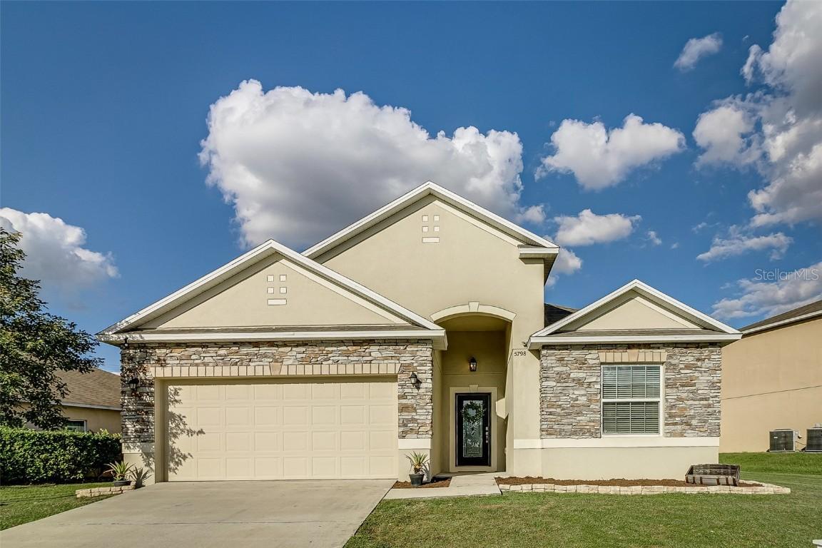 5798 Dornich Dr., Auburndale, FL 33823