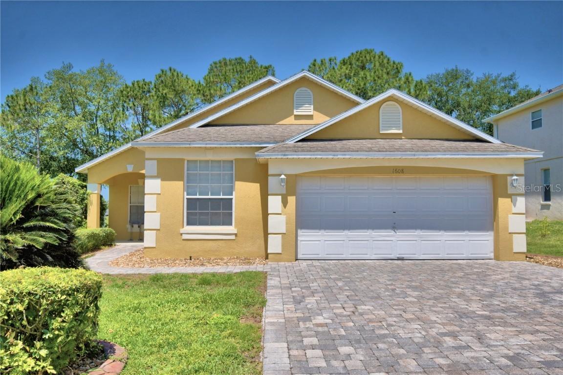 1608 Forest Hills Ln., Haines City, FL 33844
