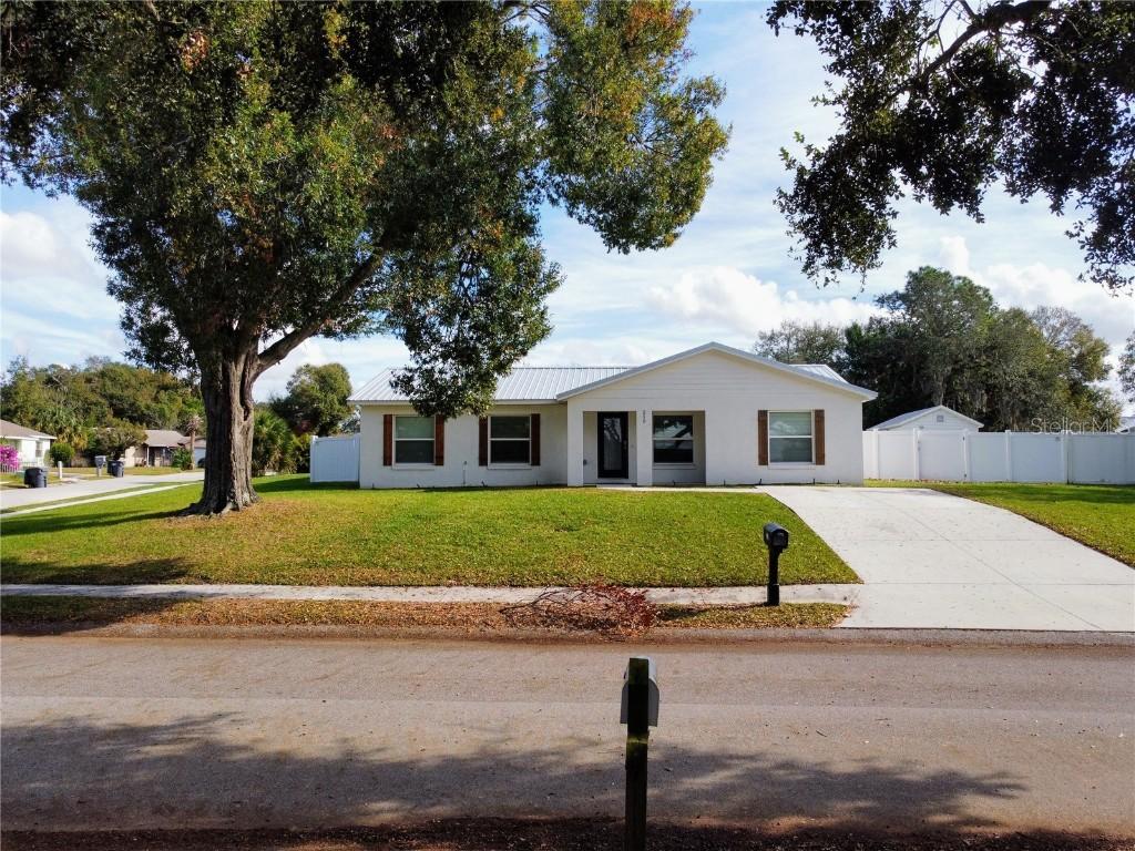 210 Lake Thomas Dr., Winter Haven, FL 33880
